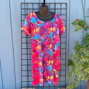 Ladies Short Sleeve Dress with Front Pockets